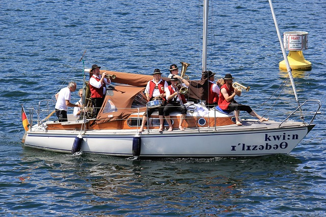 但机器人则 但机器人则